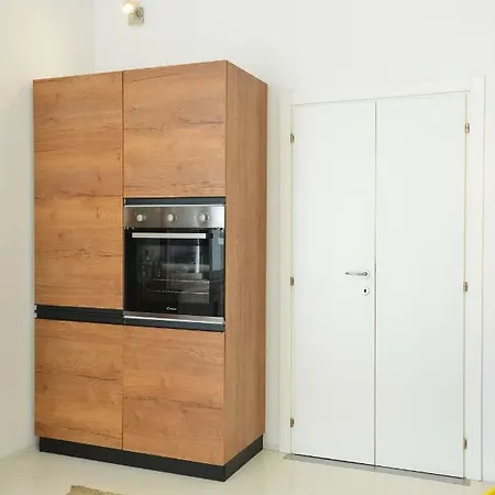 Izzhome Light * Cagliari