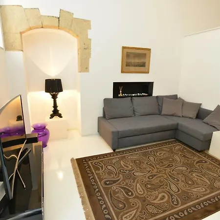 Izzhome Light Apartment *