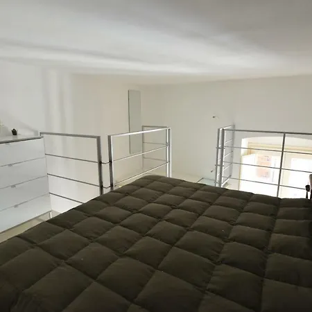 Izzhome Light * Cagliari