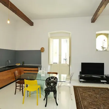 Izzhome Light Cagliari