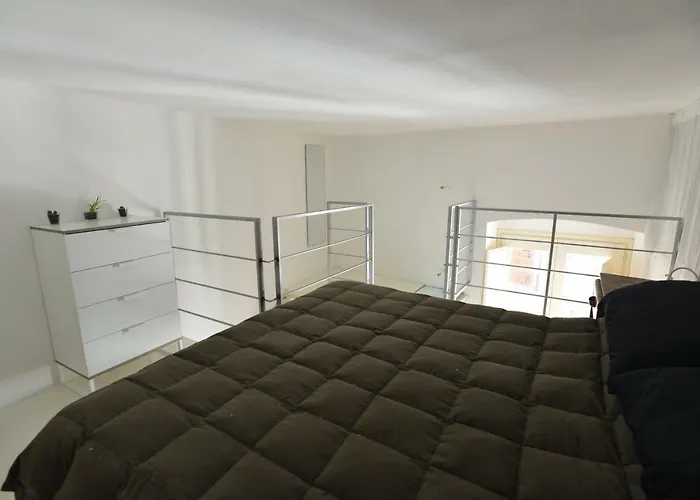 Izzhome Light * Кальяри