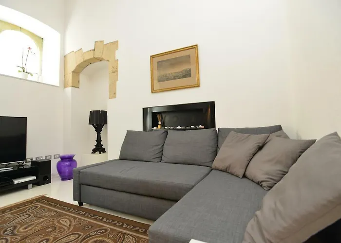 Апартаменты Izzhome Light Кальяри